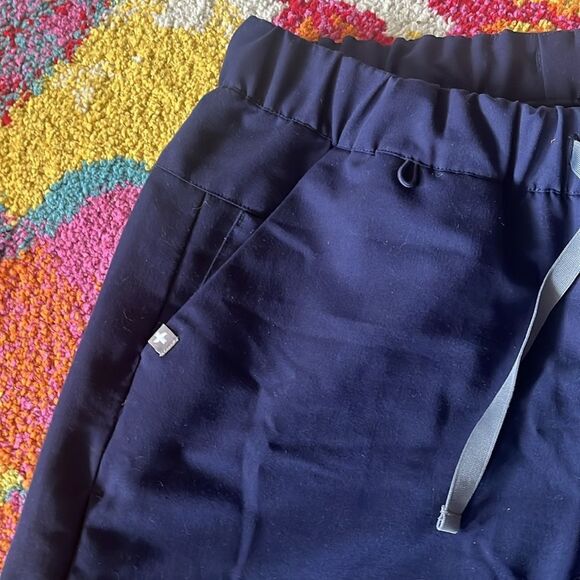 FIGS TECHNICAL SCRUB JOGGERS SMALL - Picture 4 of 12